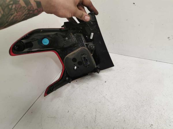 FEU ARRIERE RIGHT PEUGEOT 2008 2016-2019 - Vue 2